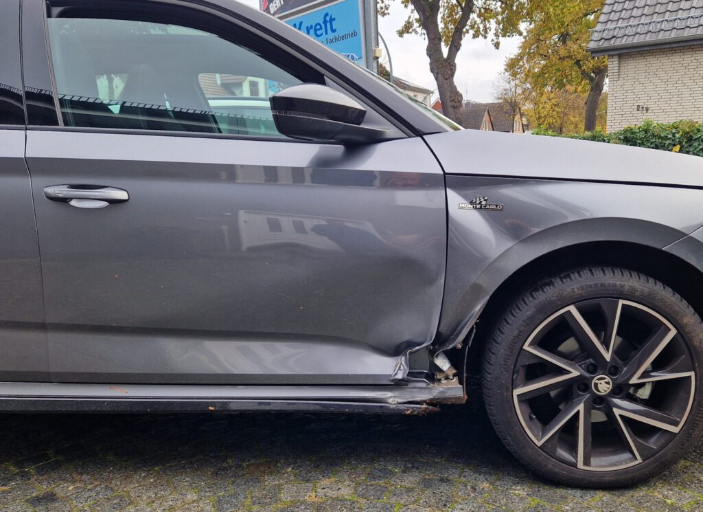 Kfz-Gutachter Dipl.-Ing. (FH) Michael Schnaars Sachverständigenbüro Seitenschaden Skoda